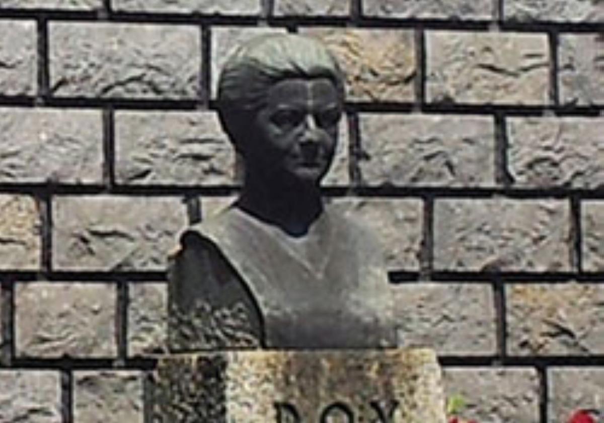 Busto de Eudosia León.