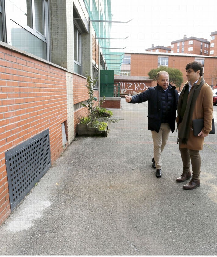 Imagen secundaria 2 - El colegio Rey Pelayo de Gijón abrirá antes de Antroxu con una gran fiesta