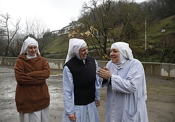 Las tres monjas de Belorado, ya en Asturias.