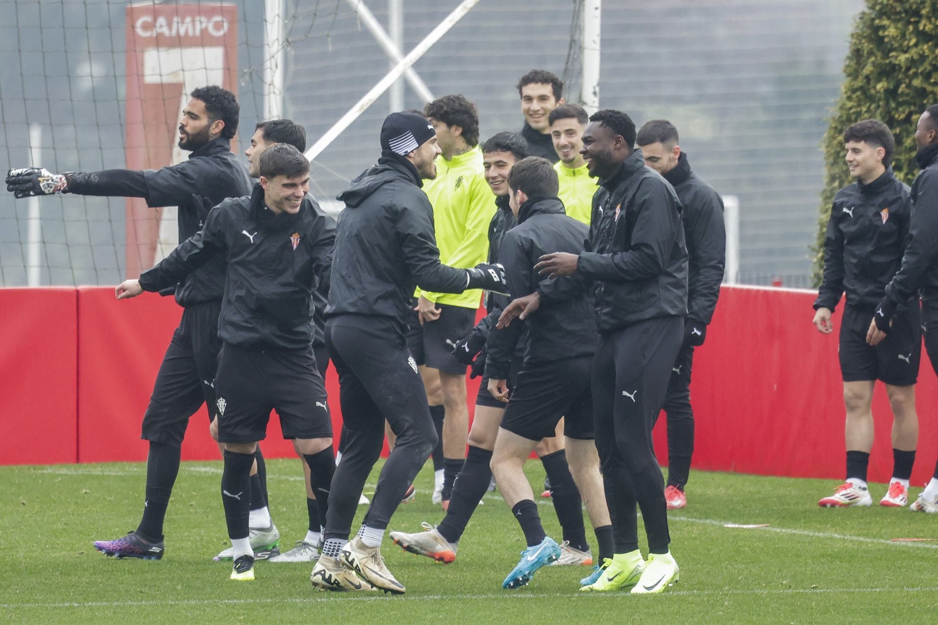 Entrenamiento del Sporting de Gijón (07/02/2025)