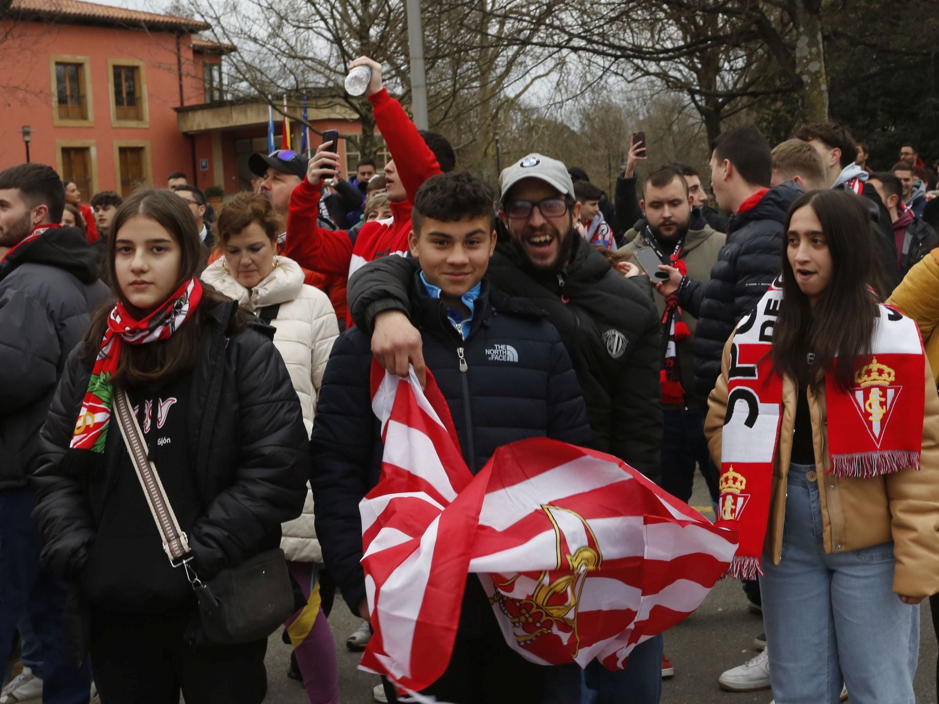 ¿Estuviste animando al Sporting frente al Eibar? ¡Búscate!