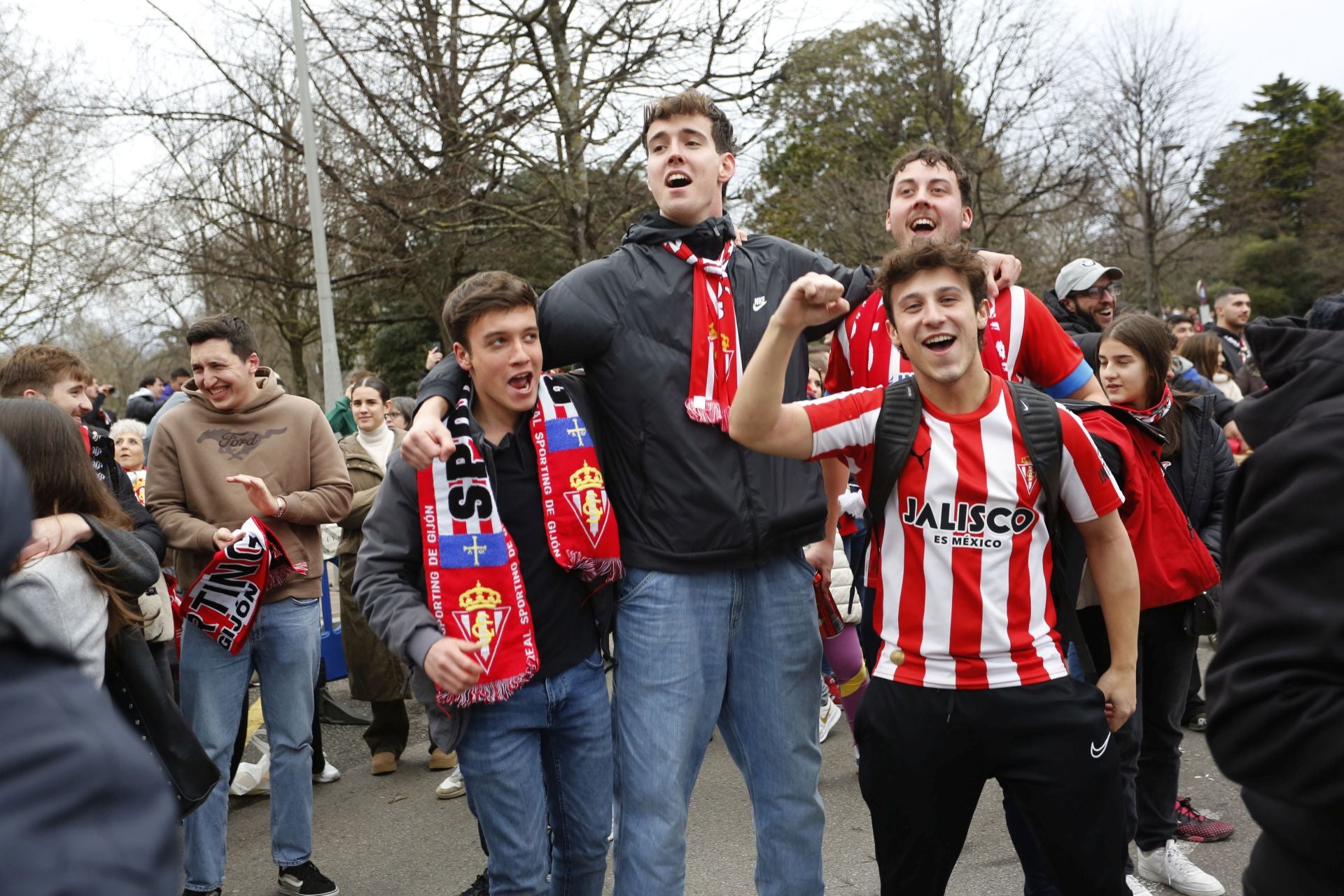 ¿Estuviste animando al Sporting frente al Eibar? ¡Búscate!