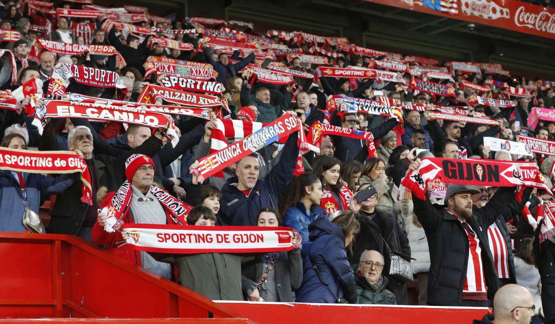 ¿Estuviste animando al Sporting frente al Eibar? ¡Búscate!