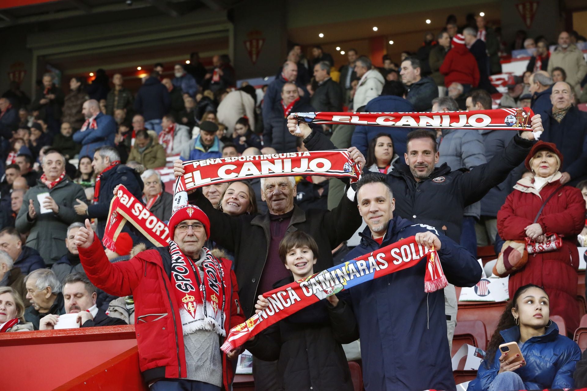 ¿Estuviste animando al Sporting frente al Eibar? ¡Búscate!