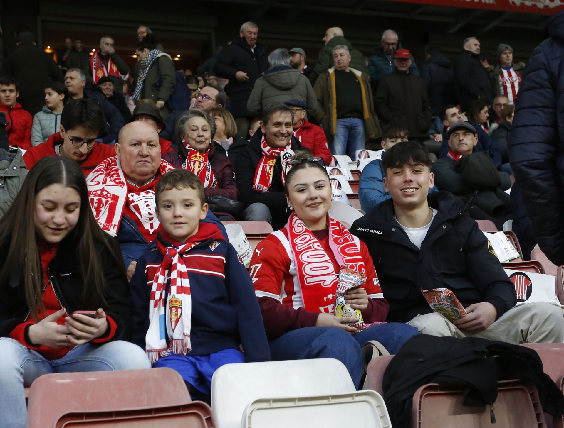 ¿Estuviste animando al Sporting frente al Eibar? ¡Búscate!