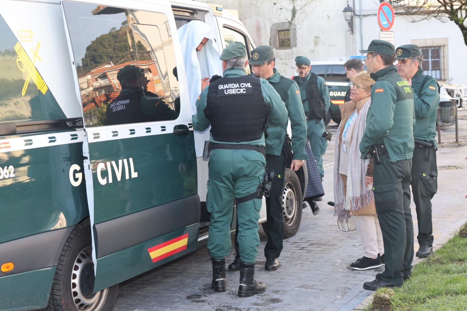 Frente al juez los cuatro detenidos en Asturias por el alijo de droga hallado tras el naufragio