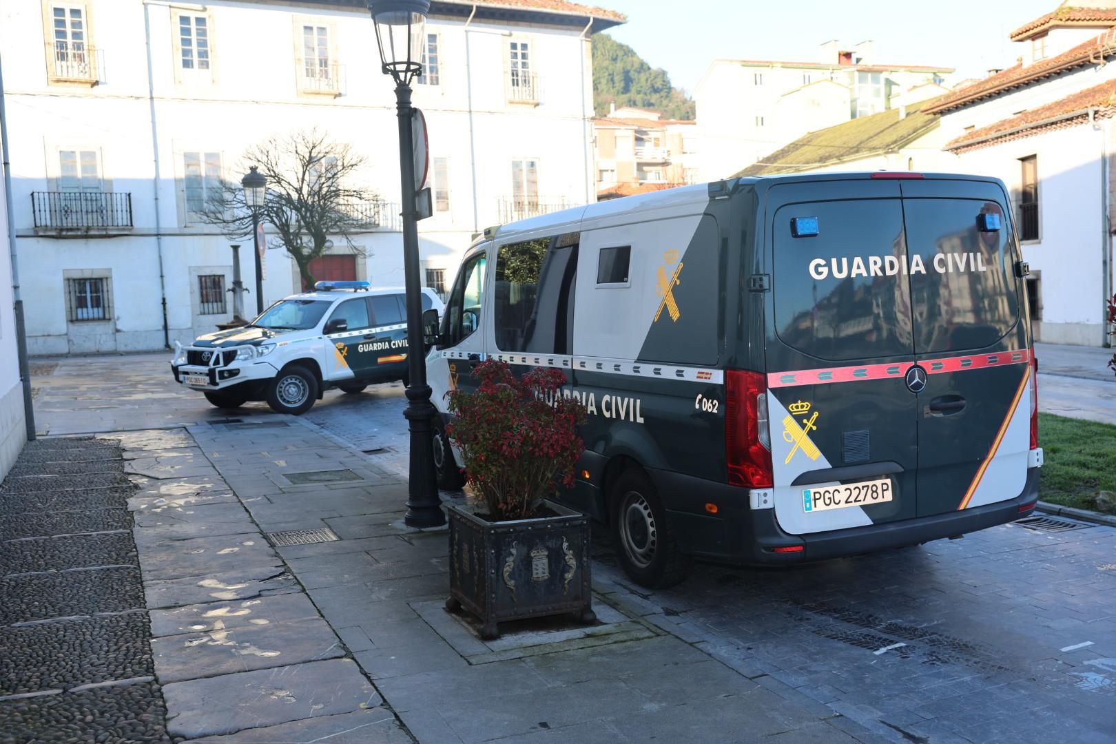 Frente al juez los cuatro detenidos en Asturias por el alijo de droga hallado tras el naufragio