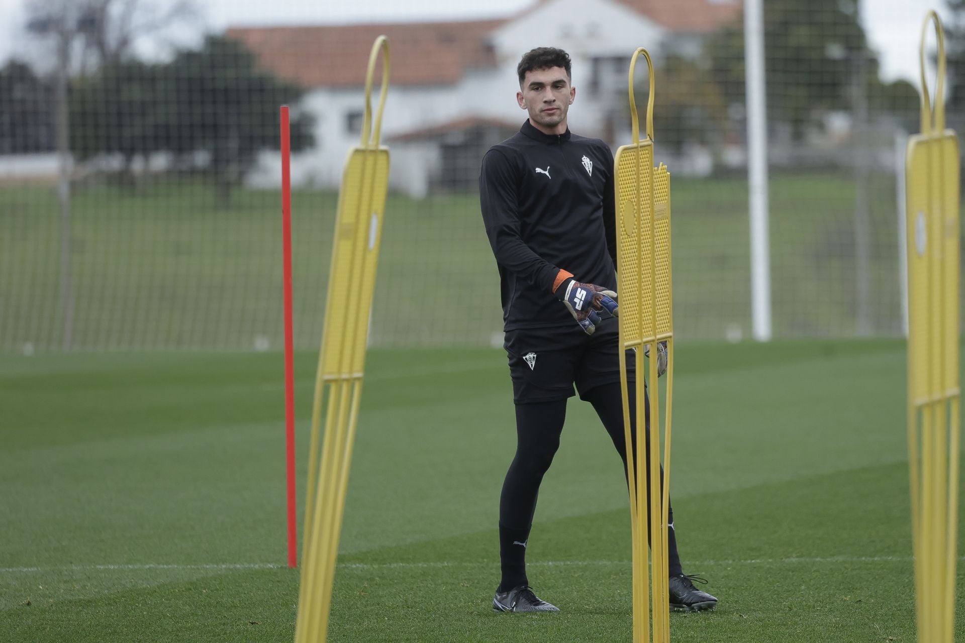 El Sporting de Gijón vuelve a entrenar tras el empate ante el Eibar