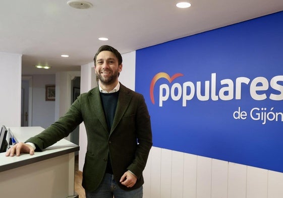 Andrés Ruiz, esta mañana, en su primera jornada como presidente del Partido Popular de Gijón.