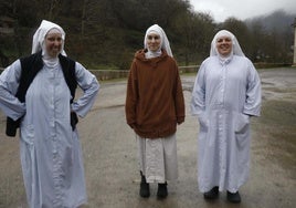 Sor Sión, sor Alma y sor Myryam, en el lugar donde abrirán un restaurante de clausura.