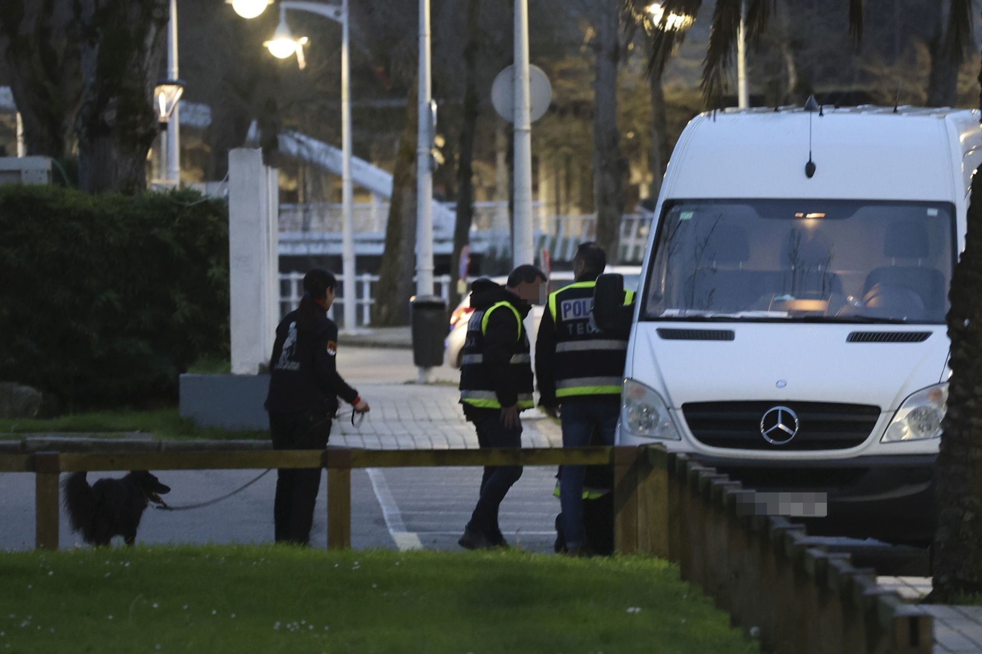 Falsa alarma en Gijón: la intervención de los Tedax, en imágenes