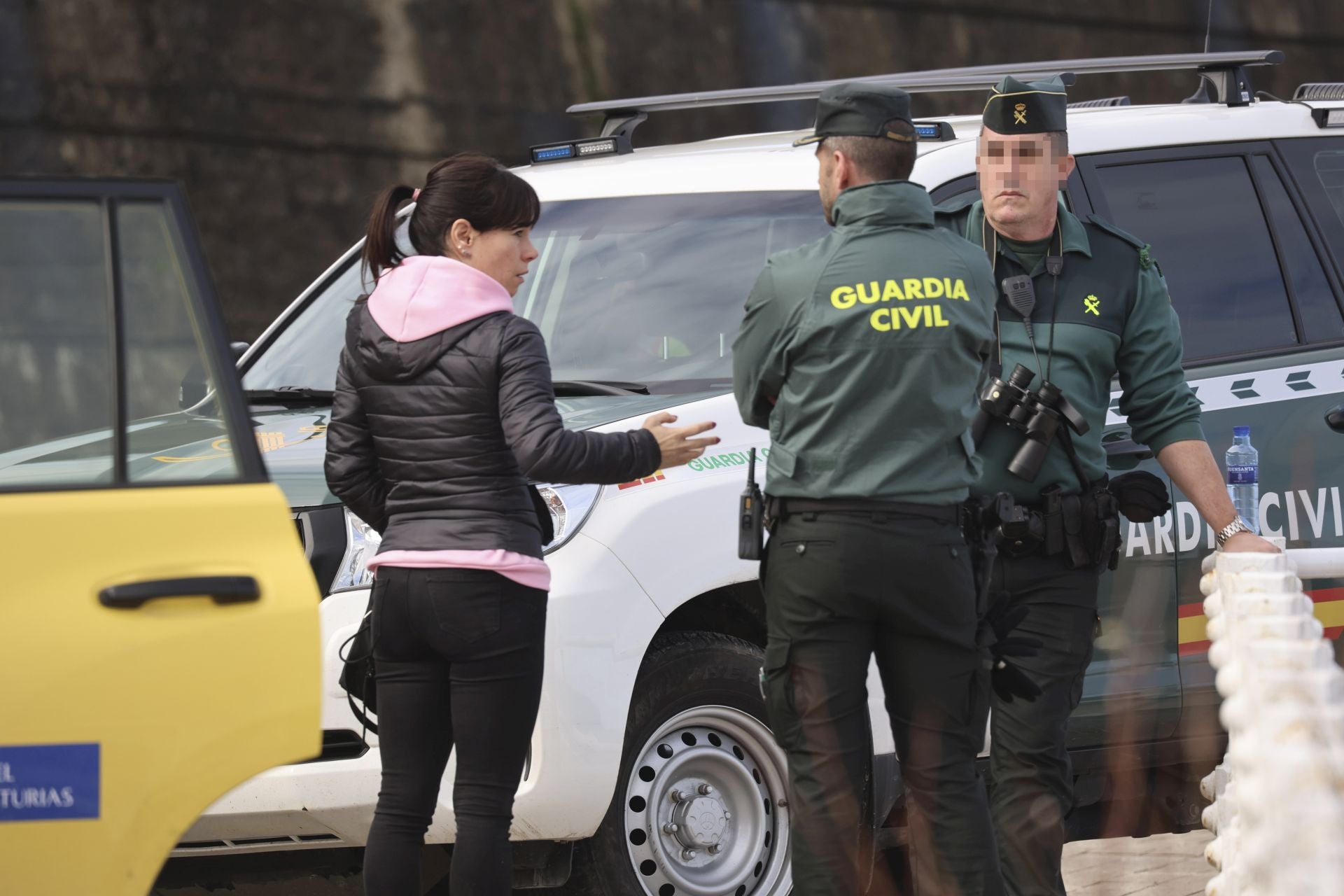 Imágenes de la búsqueda del cántabro desaparecido en el entorno de la playa de Gulpiyuri