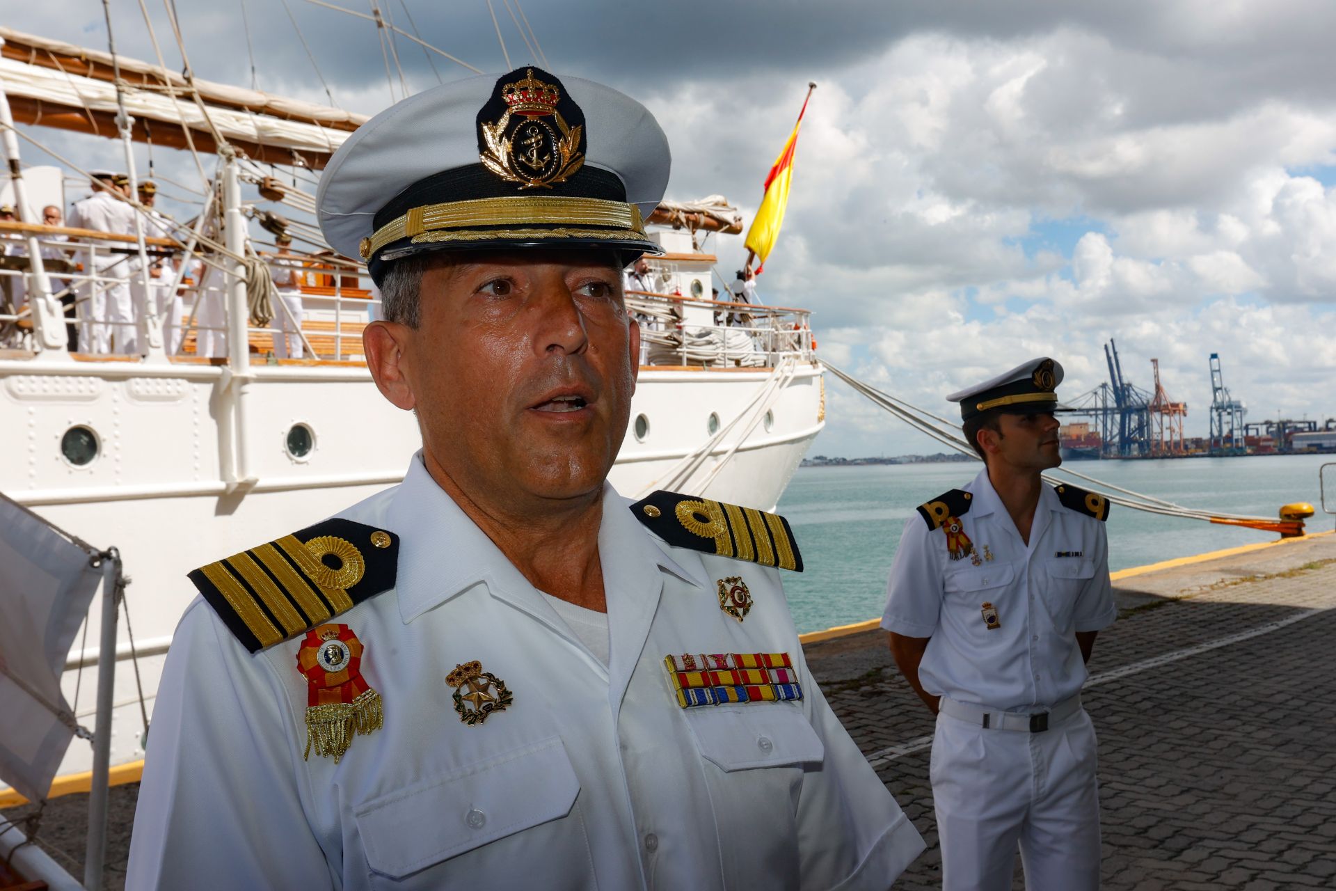 La Princesa Leonor llega a Brasil: las imágenes en la primera escala de América del buque Juan Sebastián Elcano