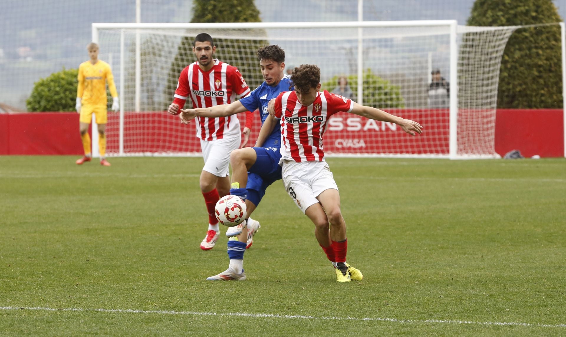 Sporting Atlético 3 - 3 Oviedo Vetusta, en imágenes