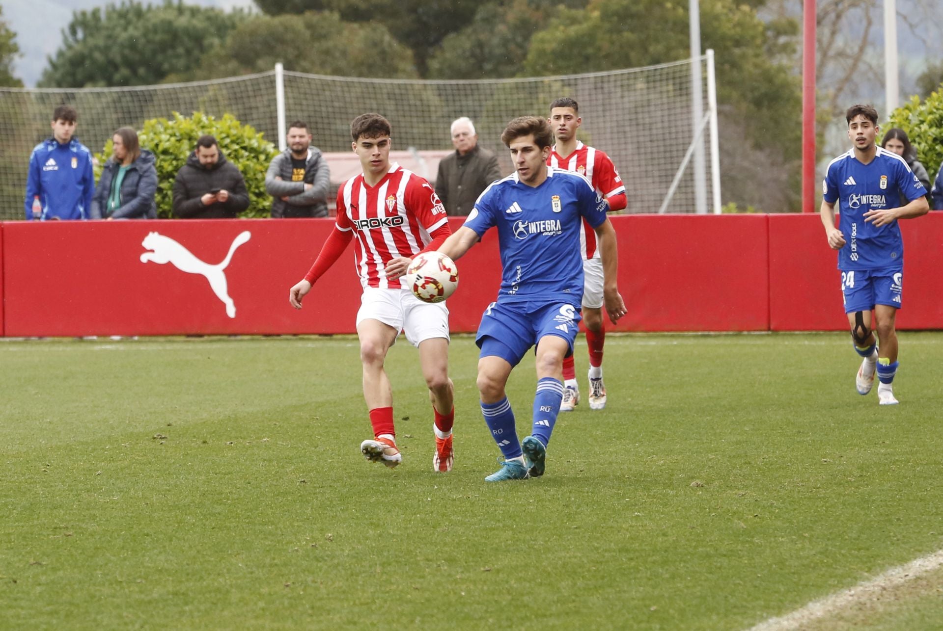 Sporting Atlético 3 - 3 Oviedo Vetusta, en imágenes