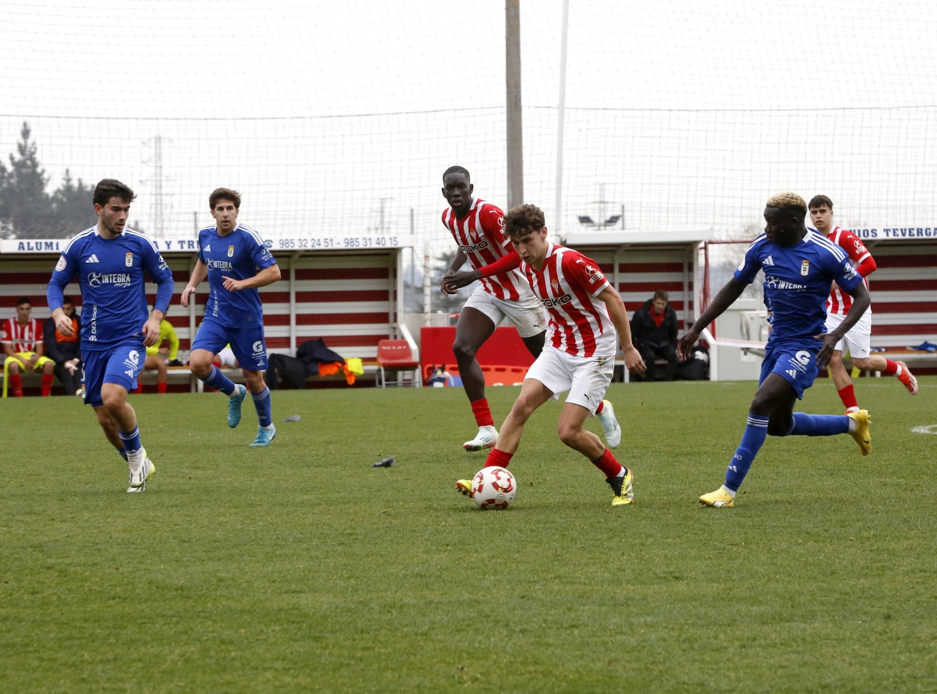 Sporting Atlético 3 - 3 Oviedo Vetusta, en imágenes
