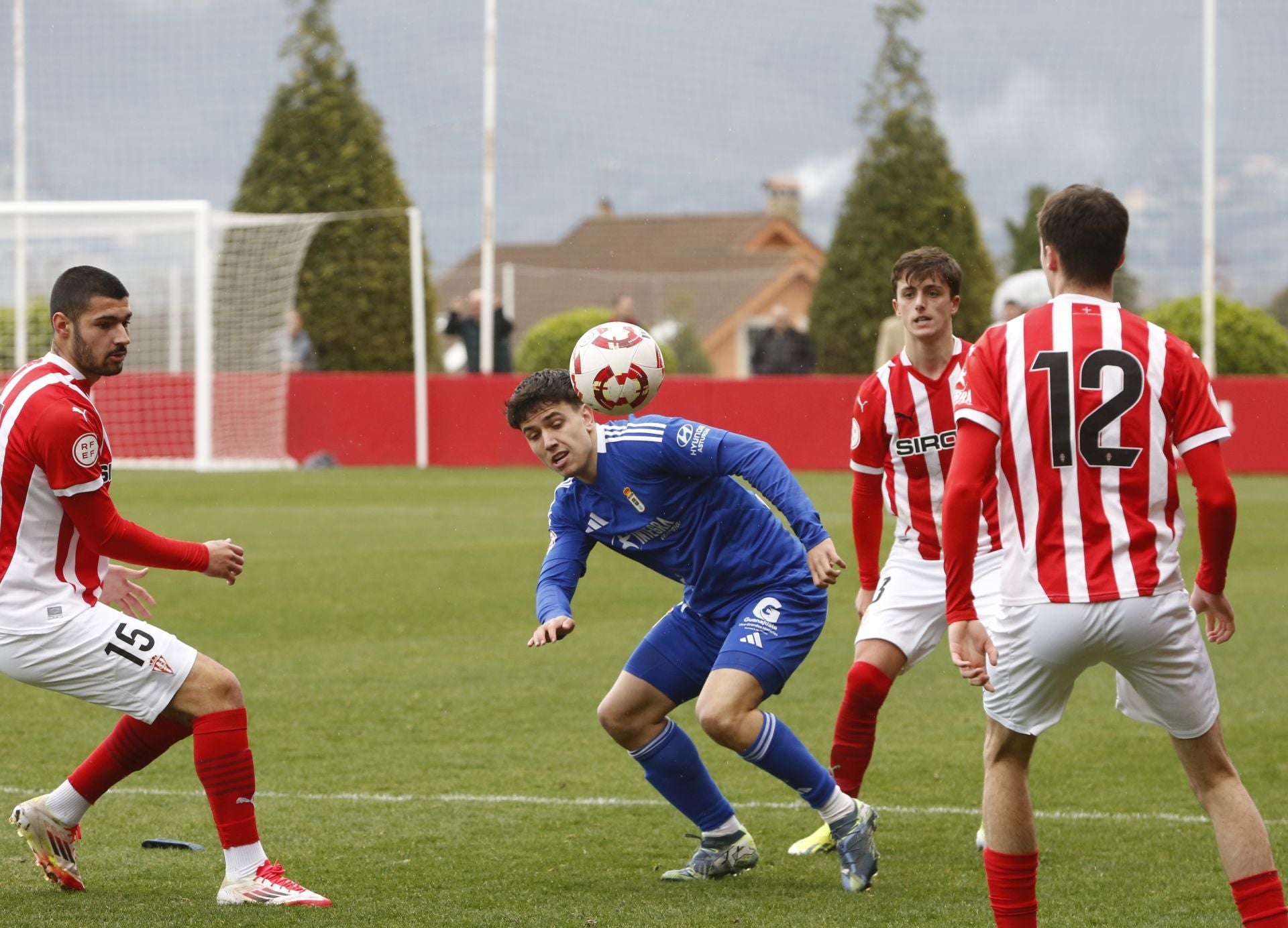 Sporting Atlético 3 - 3 Oviedo Vetusta, en imágenes