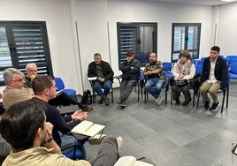 Reunión de Ignacio Latierro y Javier Suárez Llana con la FAV.
