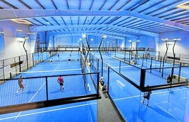 Imagen de las instalaciones de Vadecuatro Pádel en Gijón.