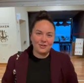 Natasha Lee, entrenadora del Telecable, felicita a EL COMERCIO
