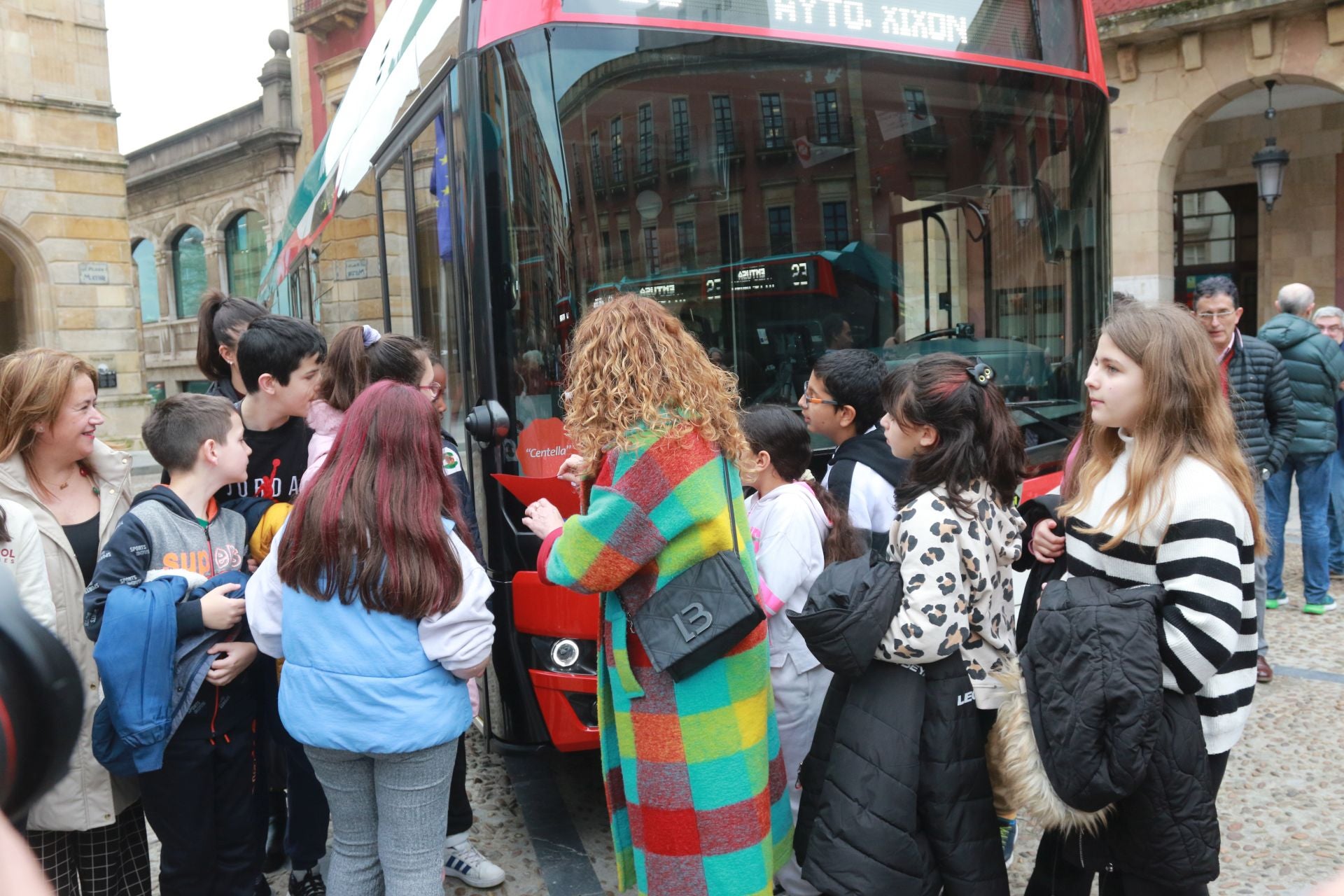 Gijón estrena autobuses: más seguros y eléctricos