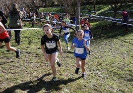 Más de 1.300 niños de toda Asturias corren en Laviana