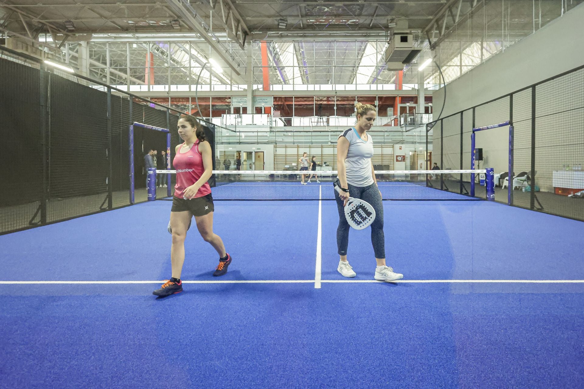 Fotos: Preparativos y primeros entrenamientos en el Palacio de Deportes para el Premier Padel Gijón