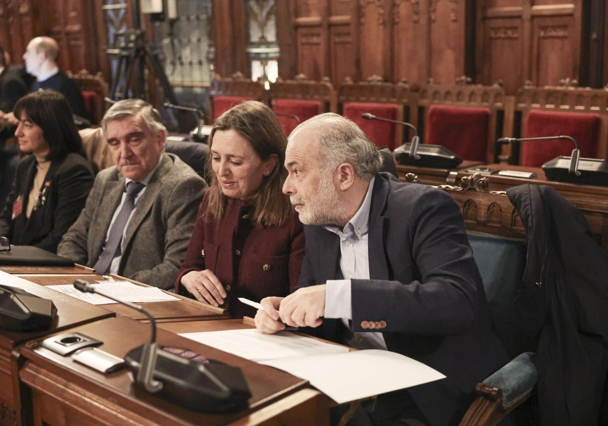 María Calvo y José Manuel Ferreira, en la Junta General.