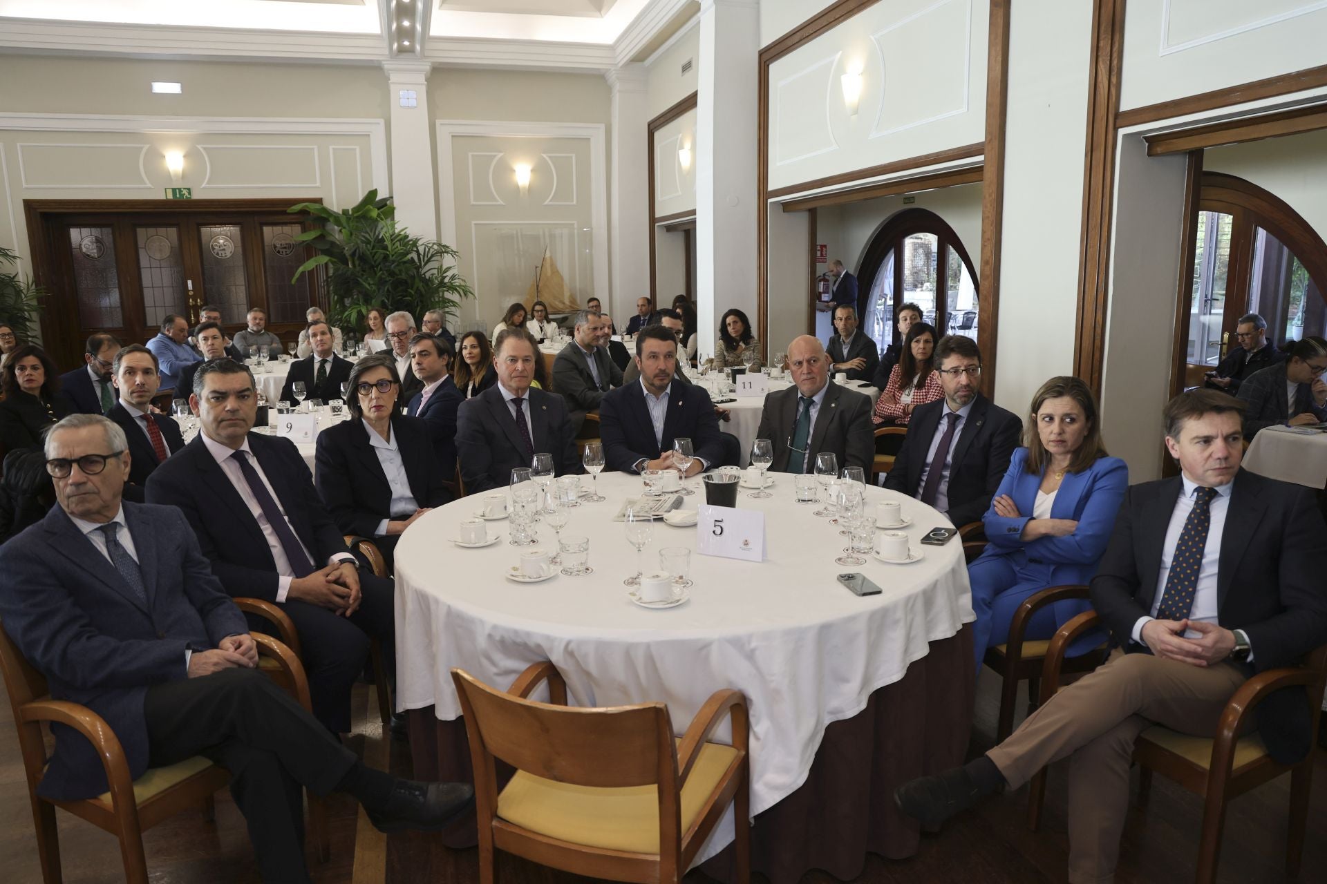 Así fue el encuentro de Adrián Barbón con EL COMERCIO