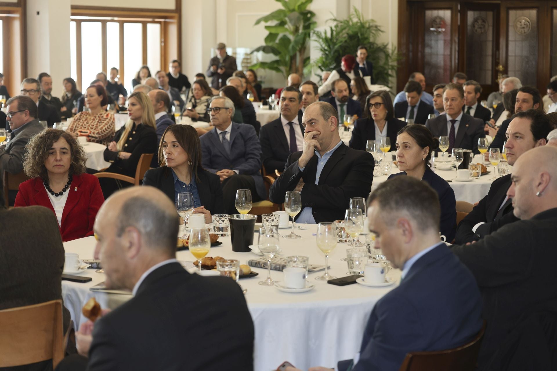 Así fue el encuentro de Adrián Barbón con EL COMERCIO