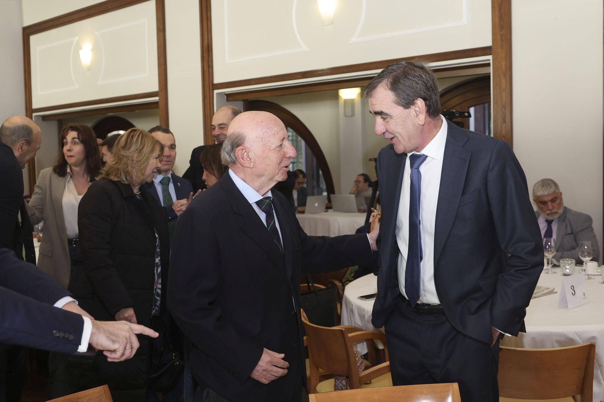 Así fue el encuentro de Adrián Barbón con EL COMERCIO