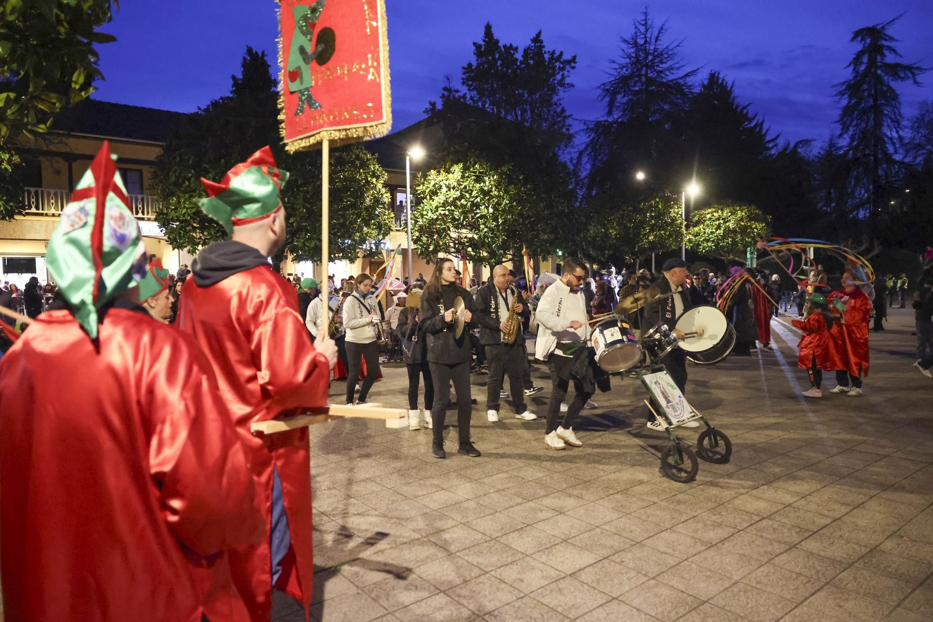 Llaranes arranca el Antroxu en Avilés