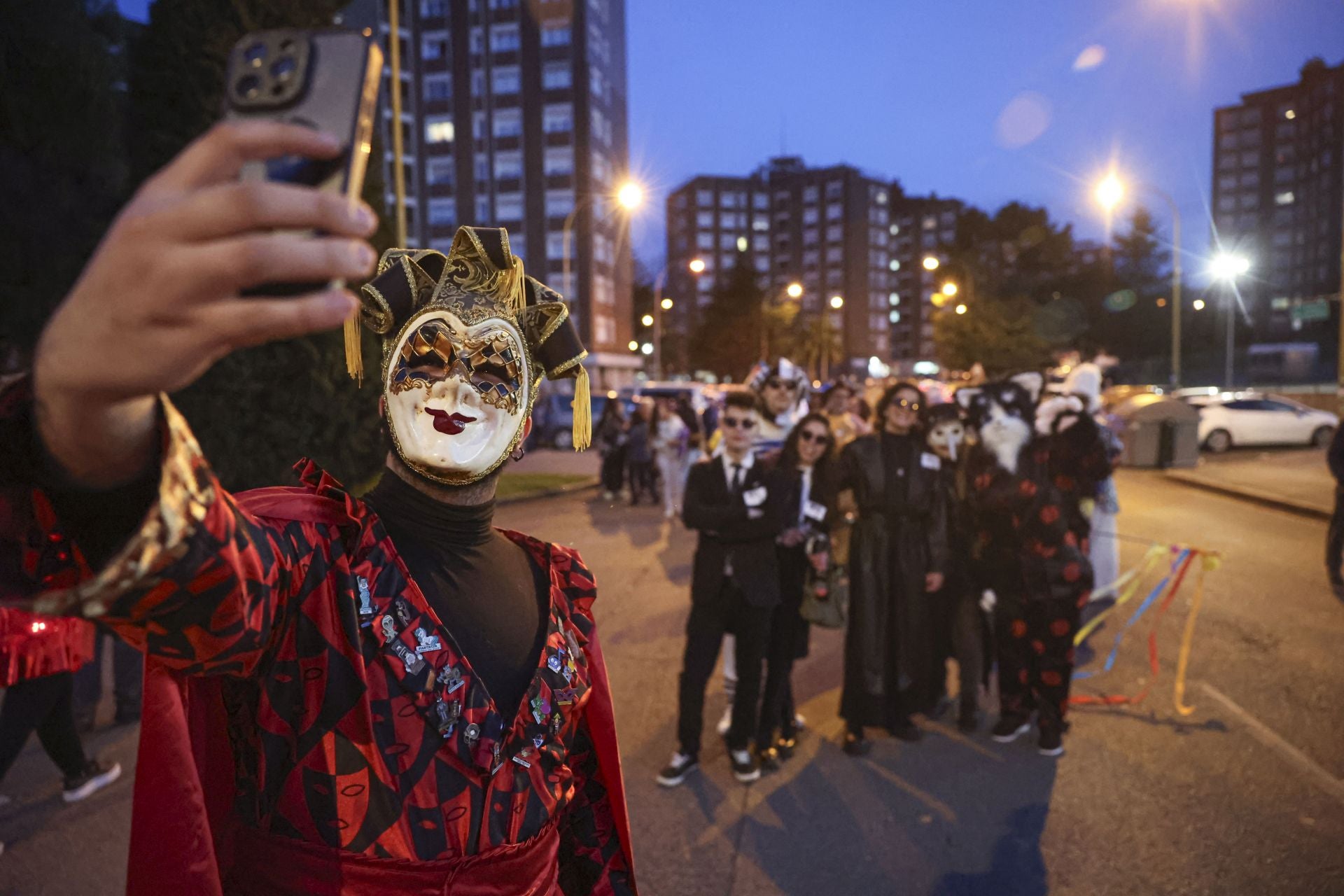Llaranes arranca el Antroxu en Avilés