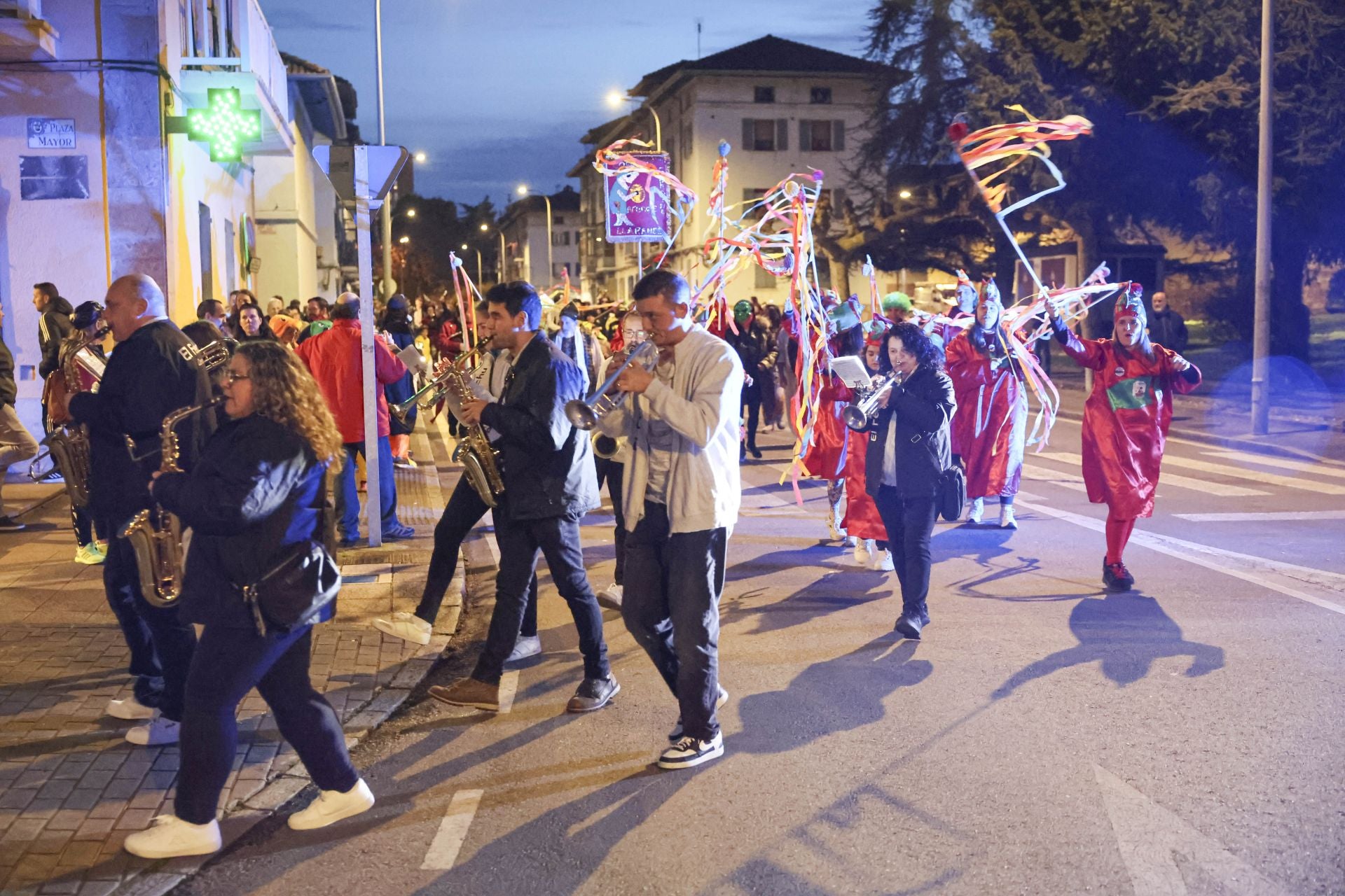 Llaranes arranca el Antroxu en Avilés
