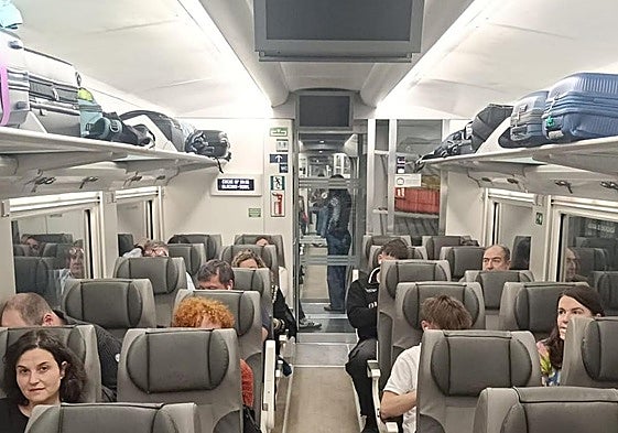 Pasaje en el Alvia Gijón-Madrid, detenidos a las afueras de León a las 18.30.