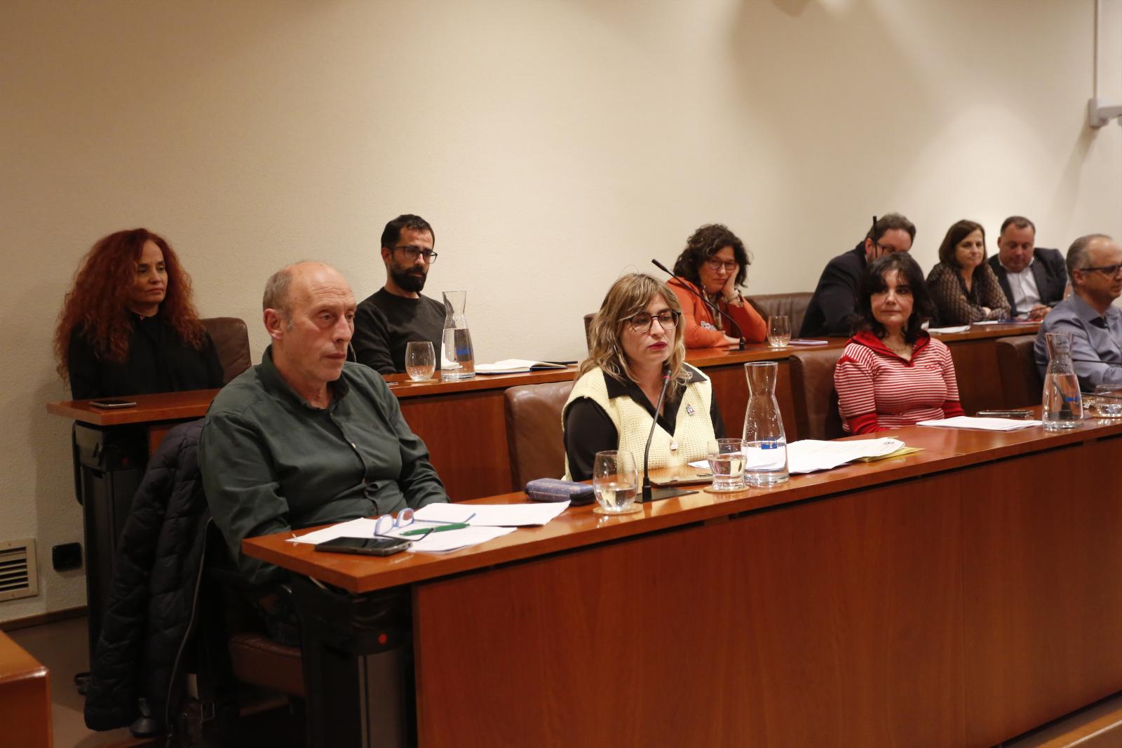 En primer término, Agustín Medina y Sara Retuerto.