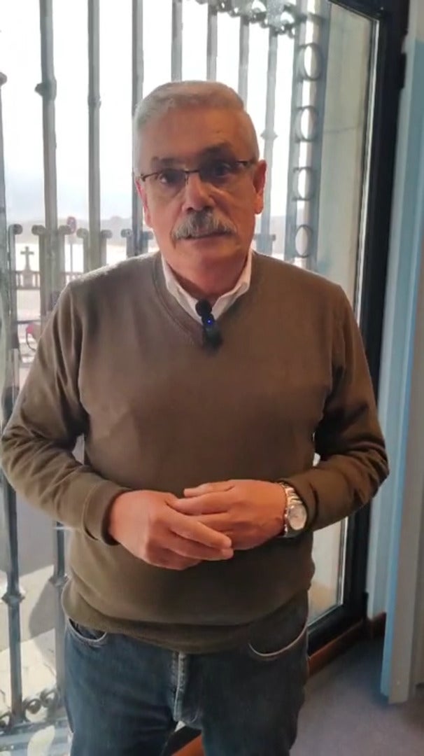Luis Manuel Flórez 'Floro', portavoz del PSOE en Gijón, felicita a EL COMERCIO