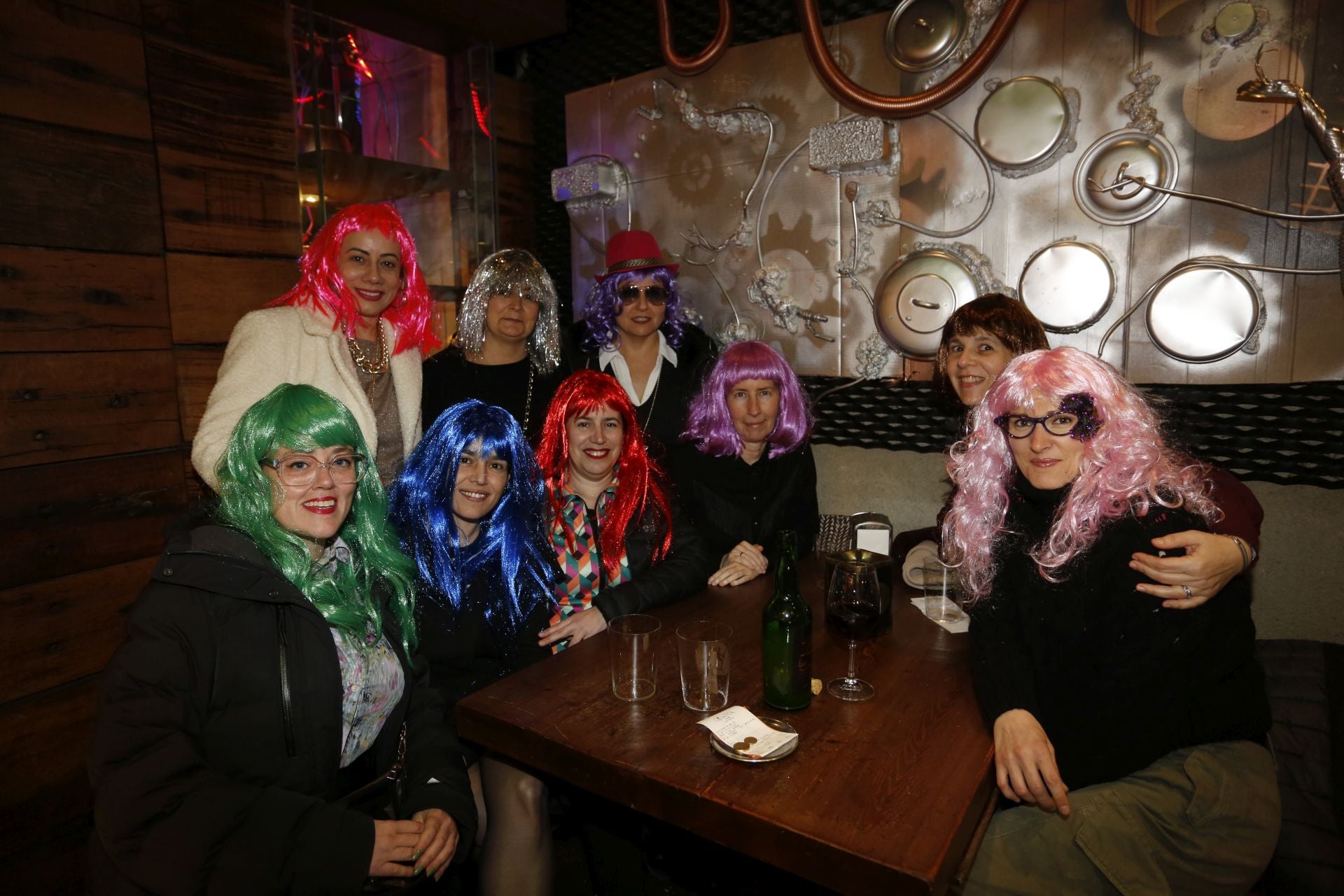 Les Comadres dan la bienvenida al Carnaval en Asturias