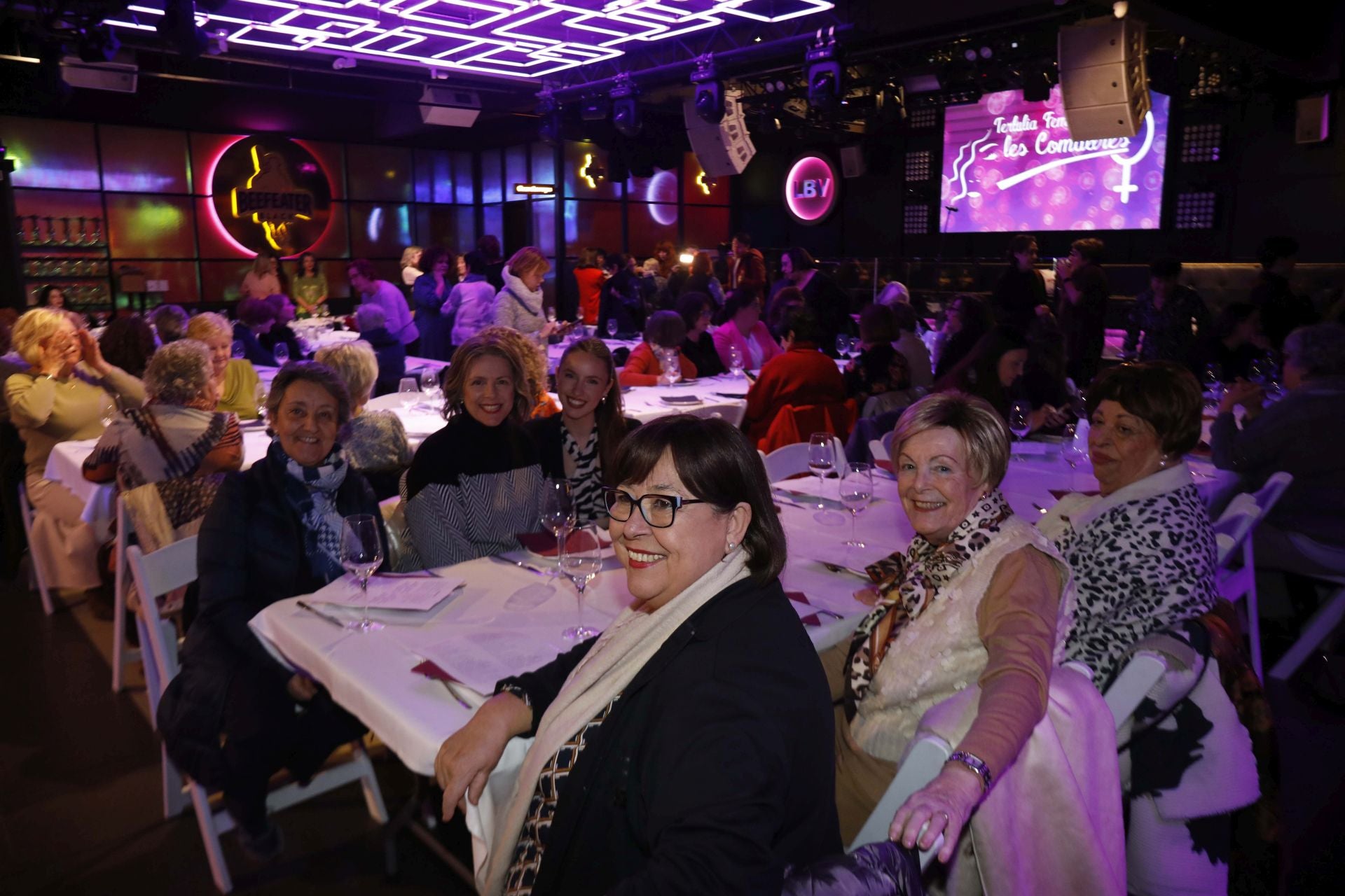 Les Comadres dan la bienvenida al Carnaval en Asturias