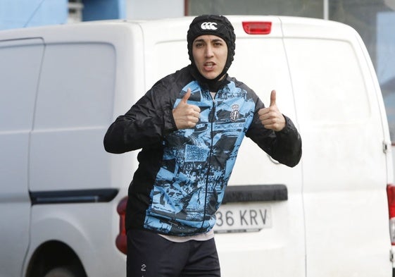 Soler, esta mañana en el entrenamiento del Real Avilés en el Suárez Puerta.