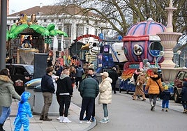 Avilés estrena el Ascenso de Galiana con un desfile de artilugios por el centro