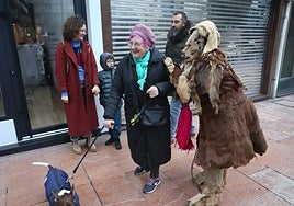 Los Mazcaritos toman las calles de Oviedo