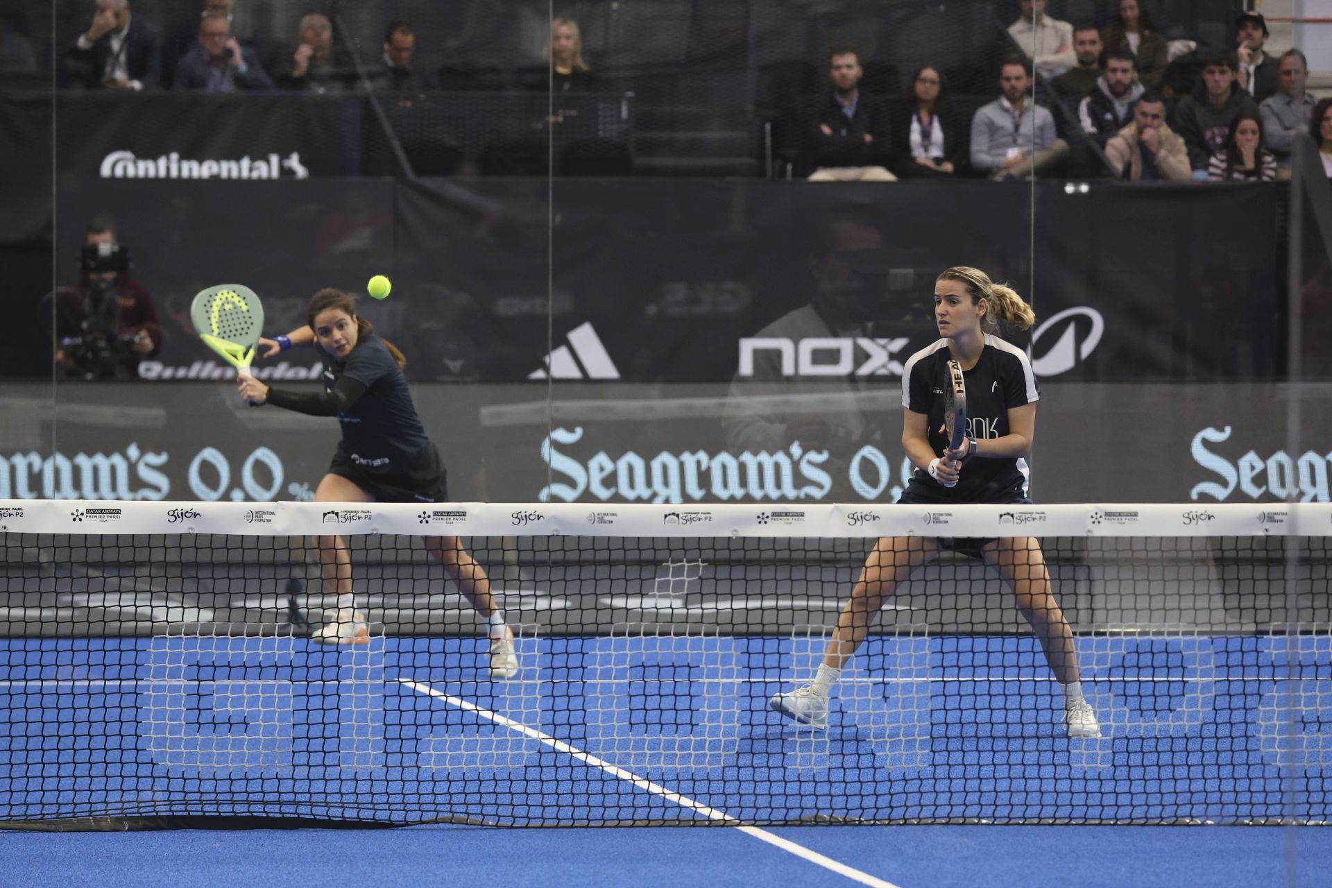 ¿Estuviste en la final femenina del Gijón Premier Padel? ¡Búscate en las fotos!