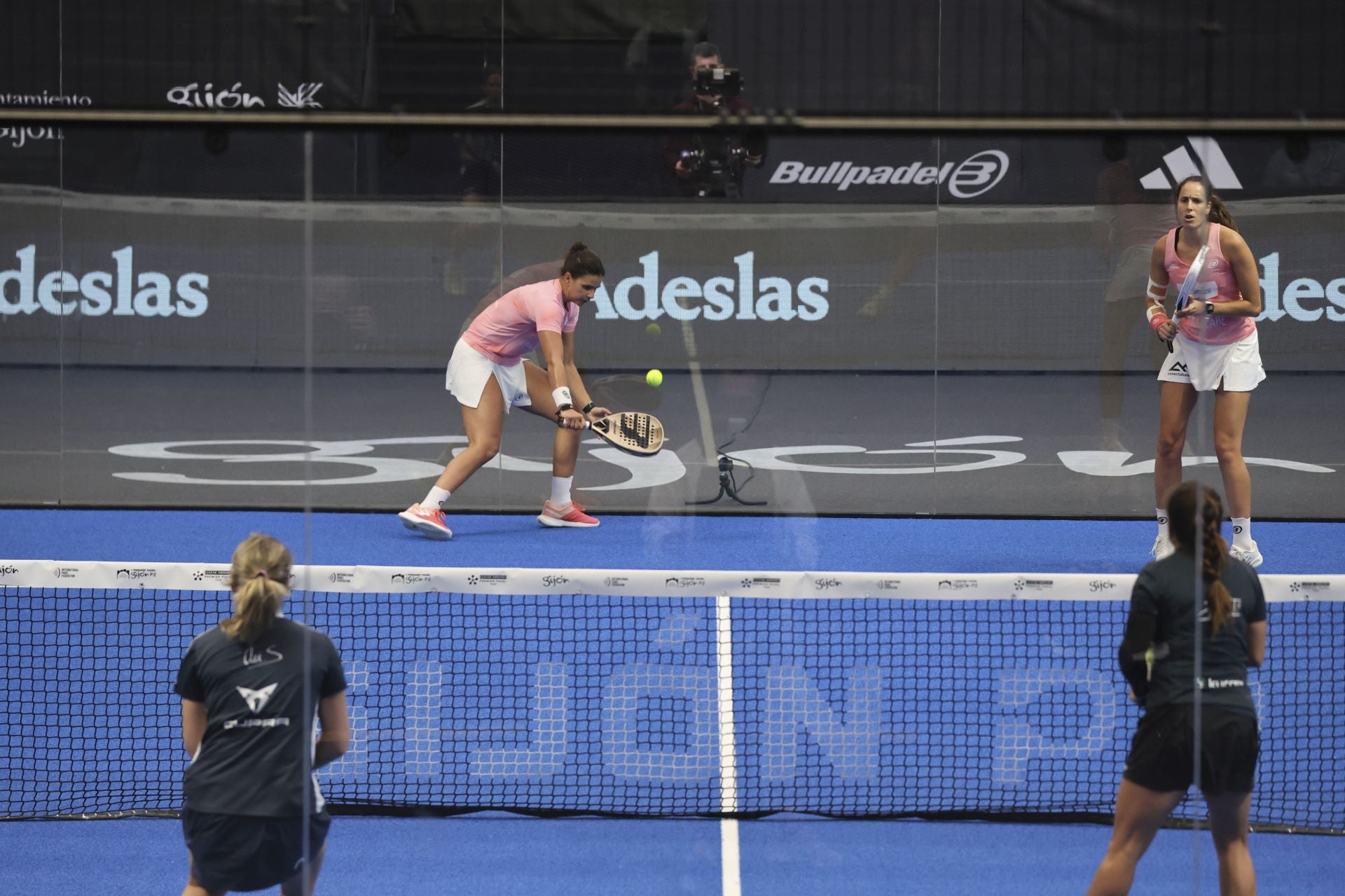 ¿Estuviste en la final femenina del Gijón Premier Padel? ¡Búscate en las fotos!
