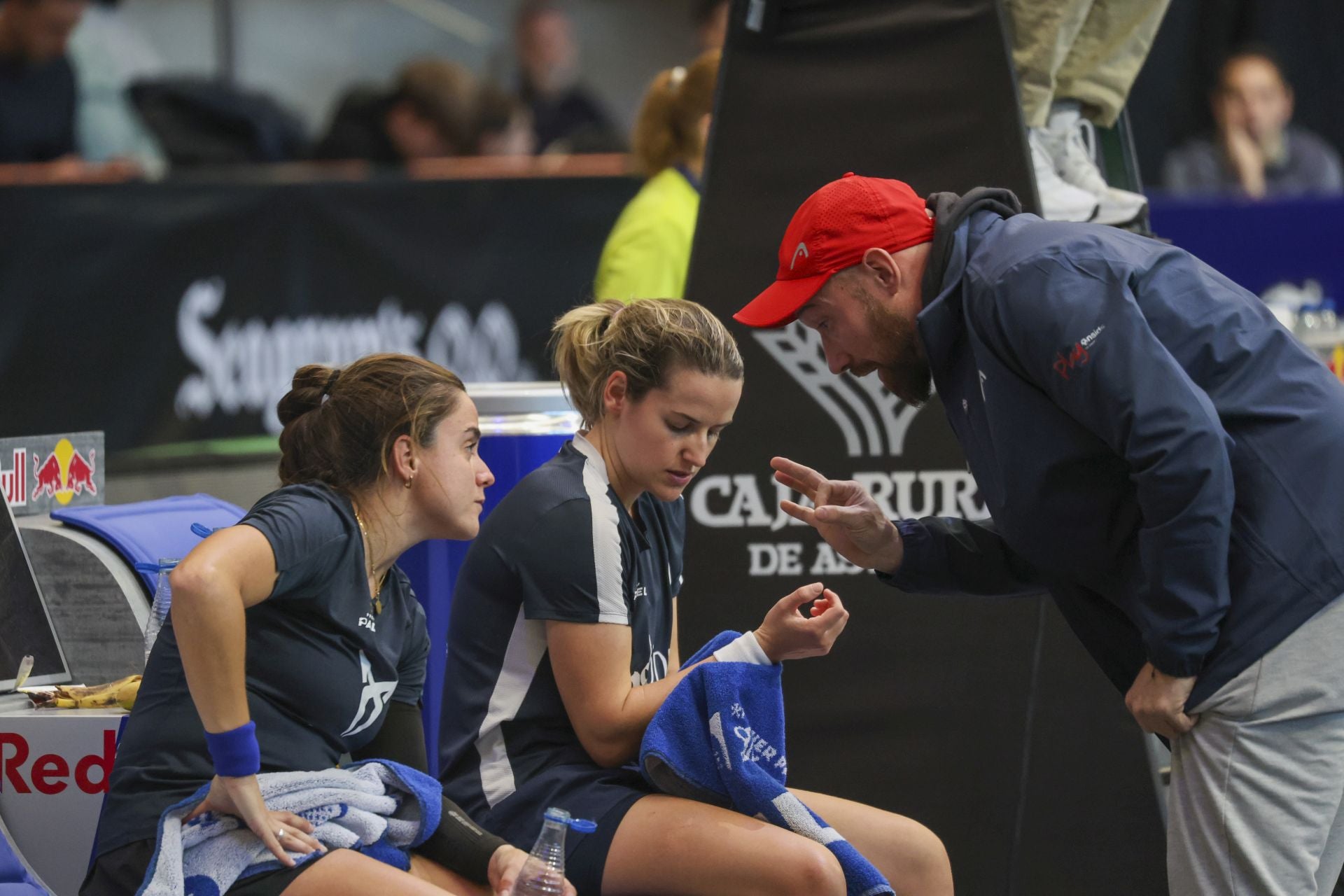 ¿Estuviste en la final femenina del Gijón Premier Padel? ¡Búscate en las fotos!