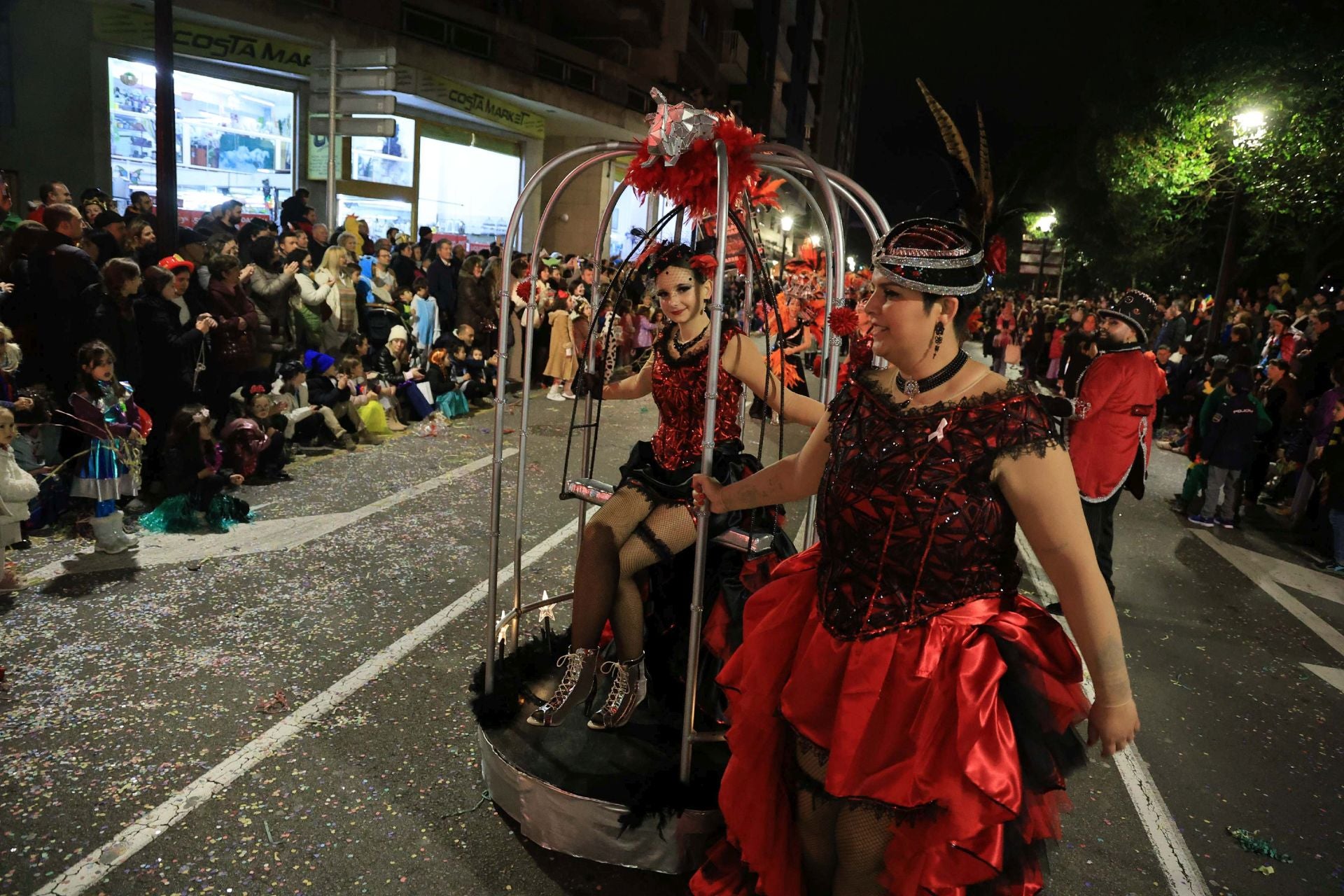 Las mejores imágenes del desfile del Antroxu de Gijón (I)