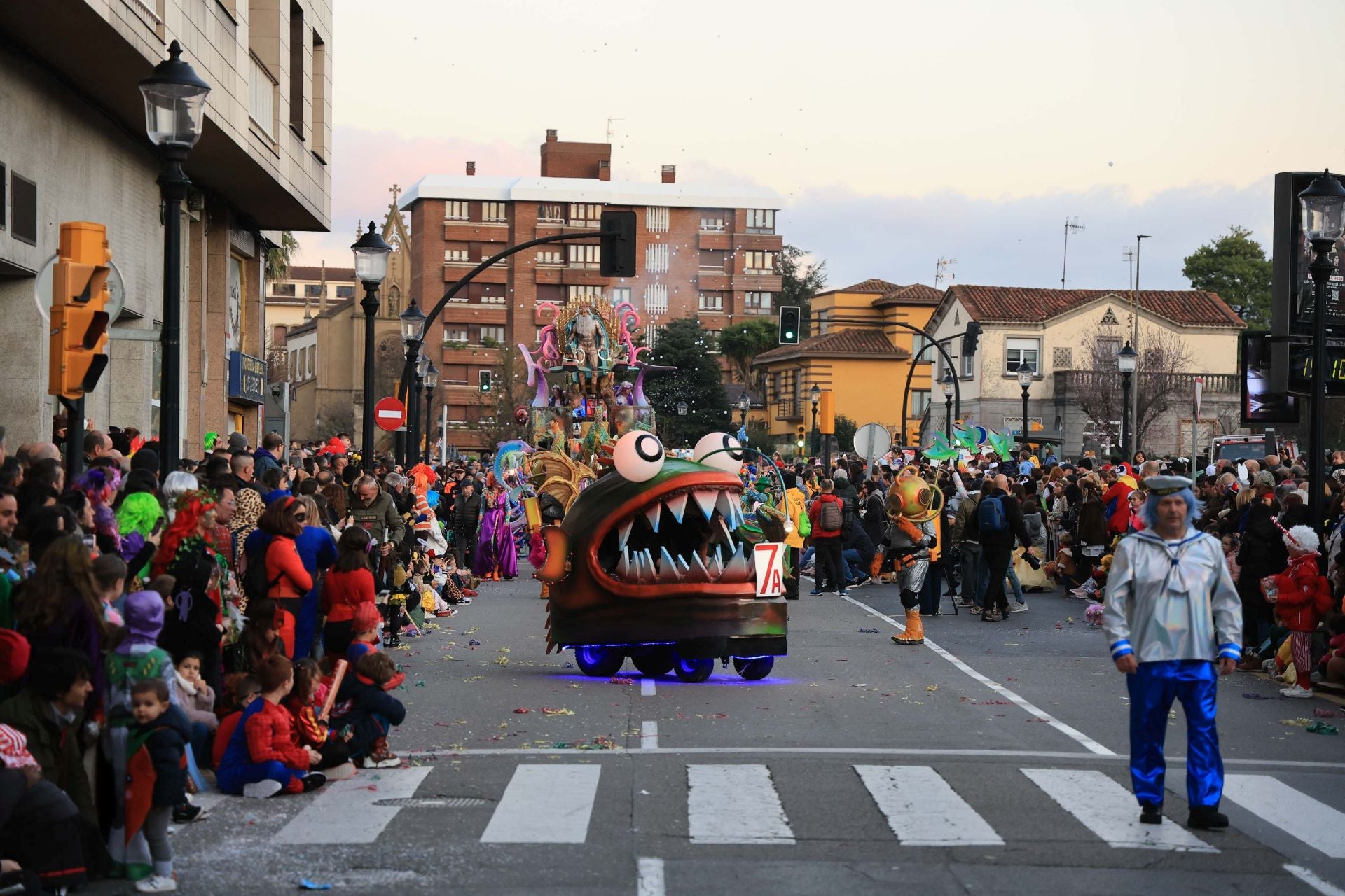 Las mejores imágenes del desfile del Antroxu de Gijón (I)
