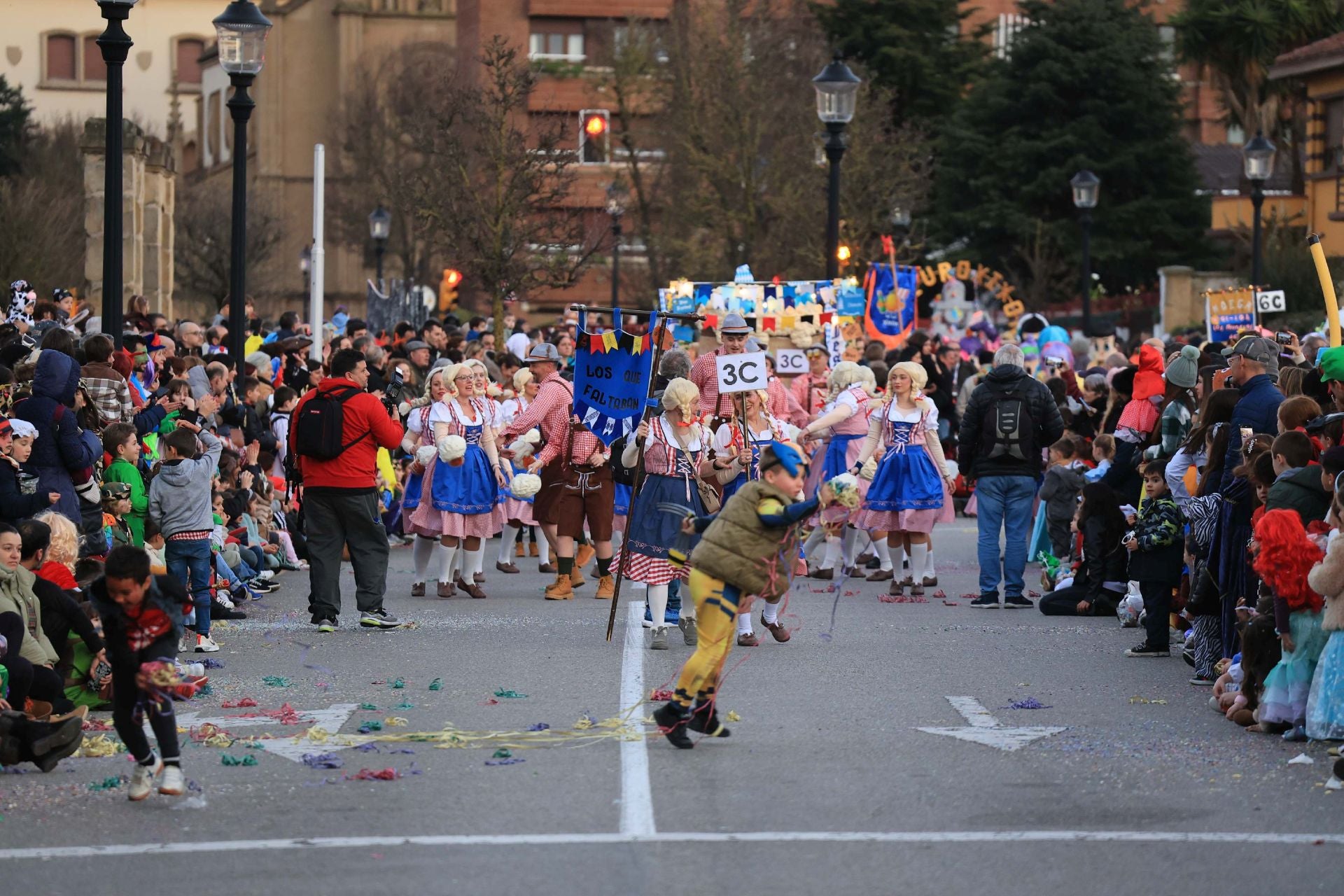 Las mejores imágenes del desfile del Antroxu de Gijón (I)