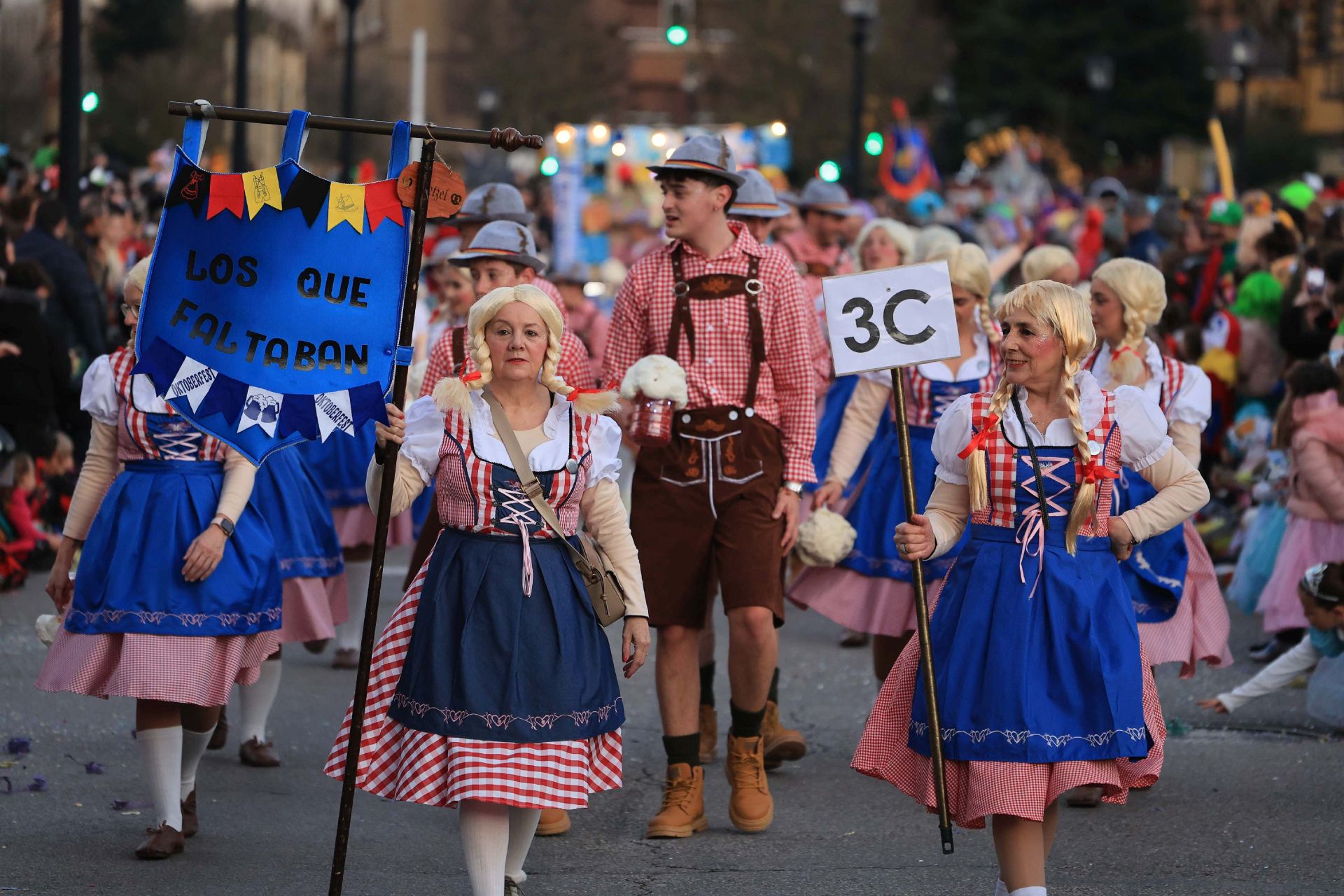 Las mejores imágenes del desfile del Antroxu de Gijón (I)