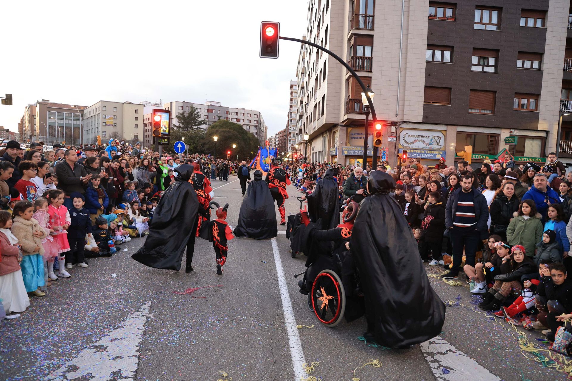 Las mejores imágenes del desfile del Antroxu de Gijón (II)